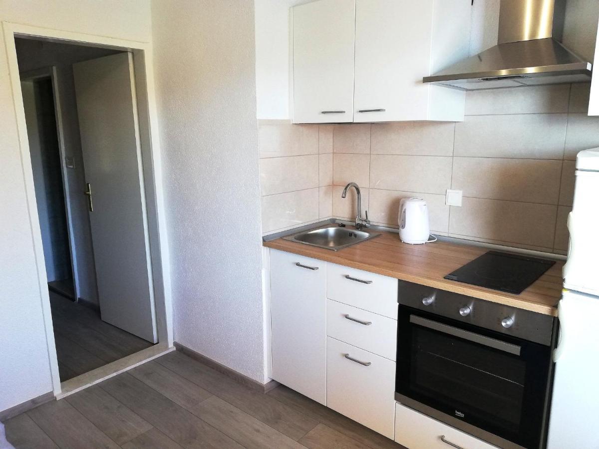 Apartments Amfora Gdinj Extérieur photo