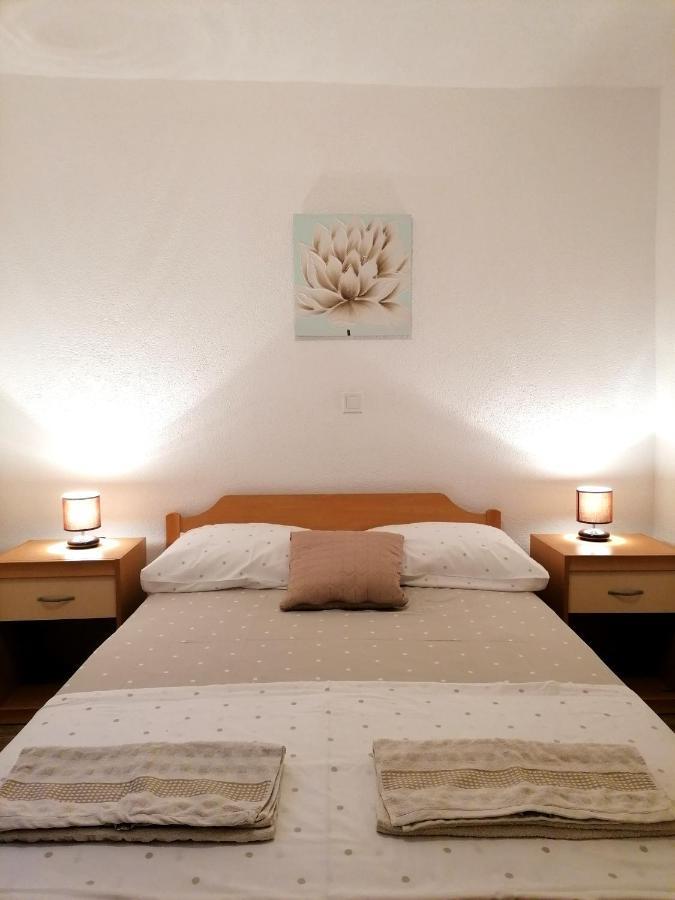 Apartments Amfora Gdinj Extérieur photo