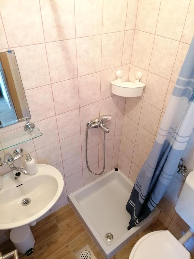Apartments Amfora Gdinj Extérieur photo