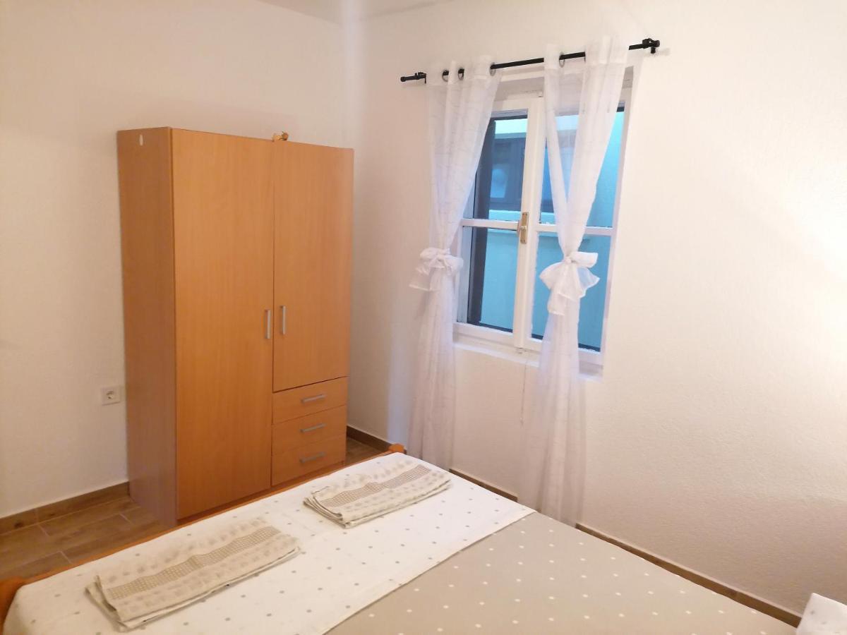 Apartments Amfora Gdinj Extérieur photo
