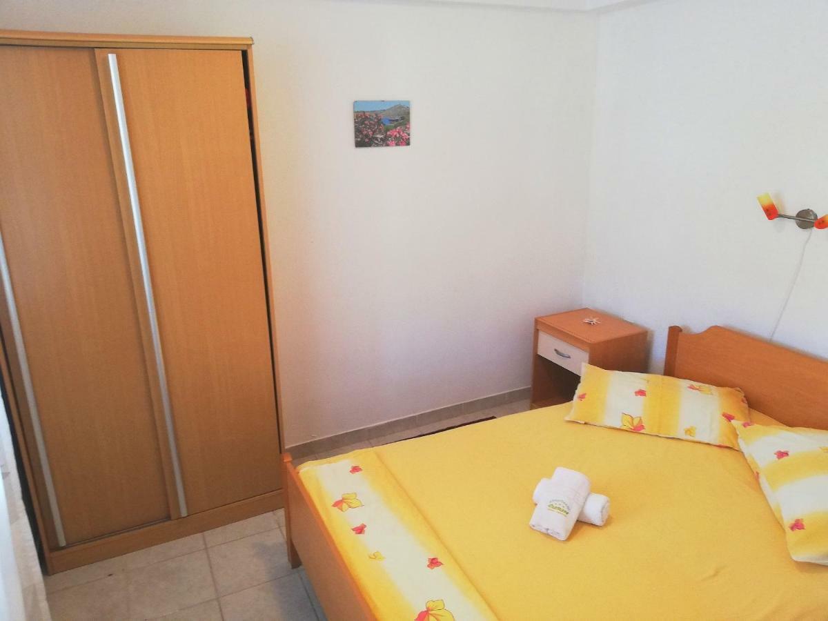 Apartments Amfora Gdinj Extérieur photo