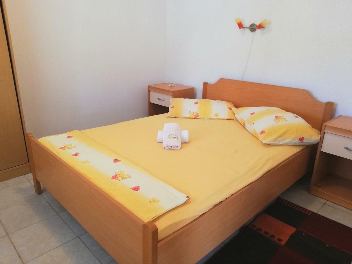 Apartments Amfora Gdinj Extérieur photo