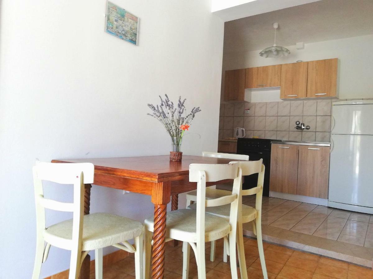 Apartments Amfora Gdinj Extérieur photo